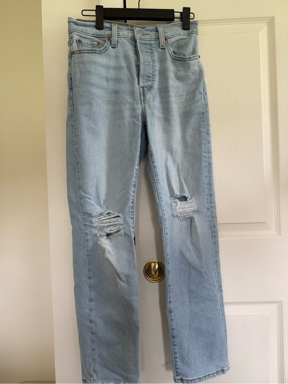 Levi’s Wedgie Straight Jeans Women’s 26 Light Wash Distressed Ripped High Rise